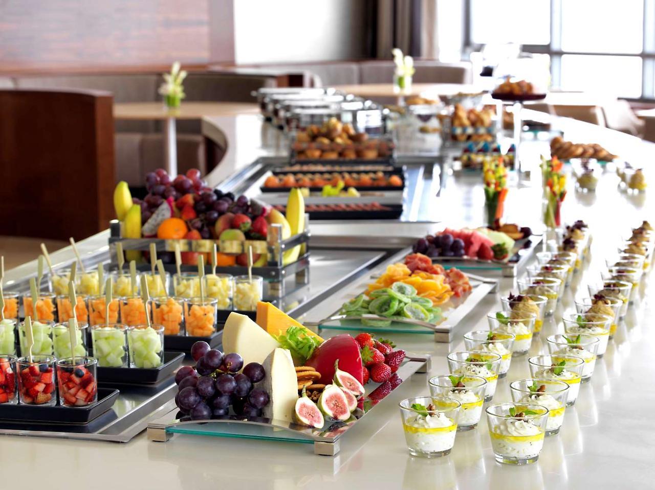Symphony Style Hotel Kuwait Salmiya Eksteriør bilde A buffet