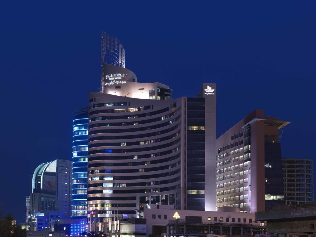 Symphony Style Hotel Kuwait Salmiya Eksteriør bilde The hotel at night