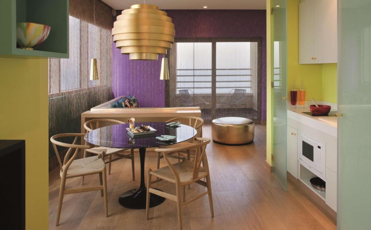 Symphony Style Hotel Kuwait Salmiya Eksteriør bilde A kitchen in a typical apartment