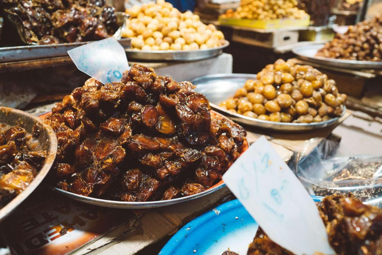 Symphony Style Hotel Kuwait Salmiya Eksteriør bilde Dried figs